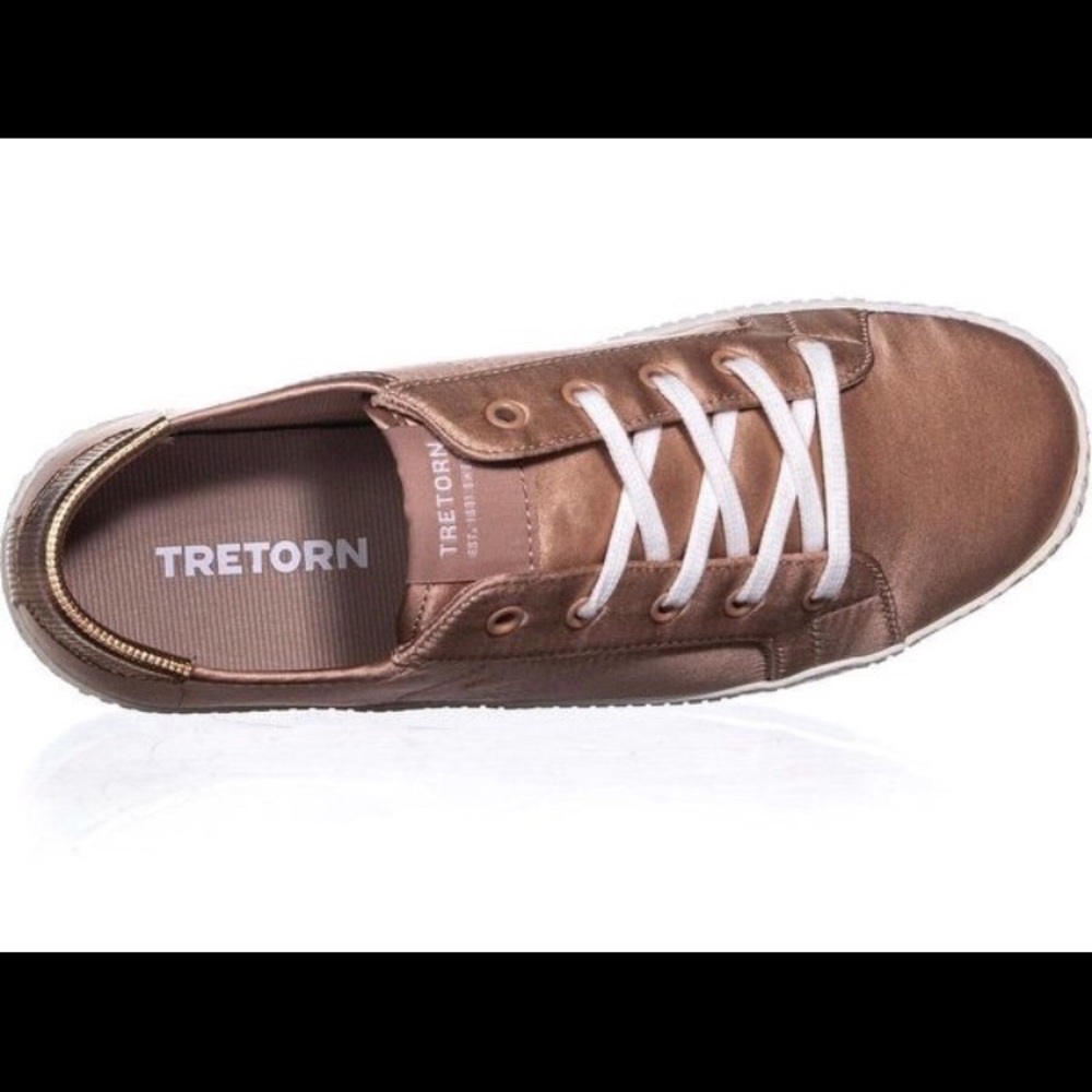 Tretorn pink shoes